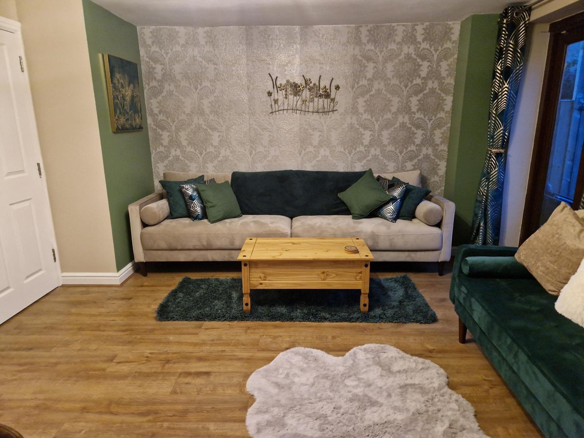 Purdie Close Let Holiday home *