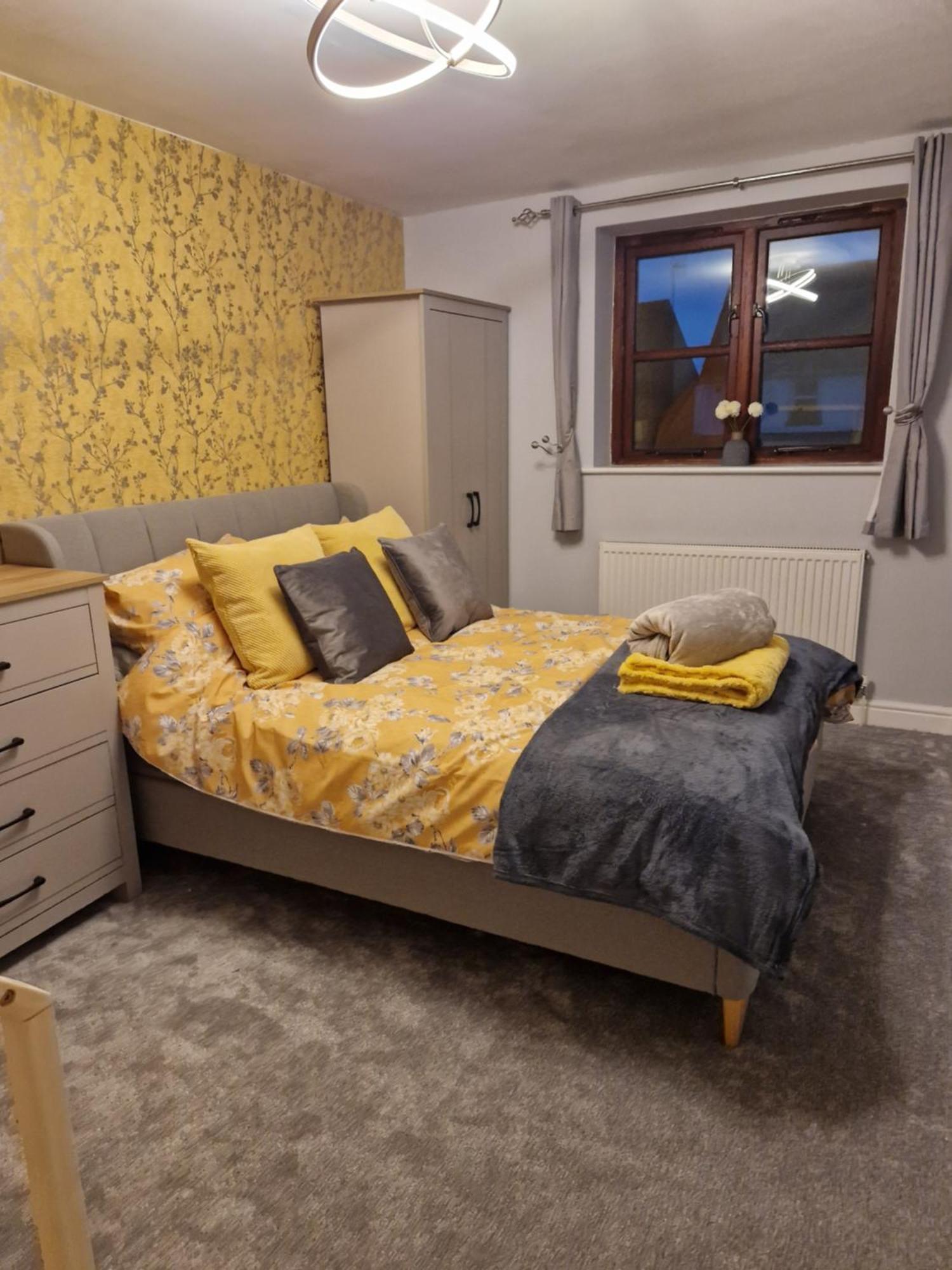 Purdie Close Let Holiday home *